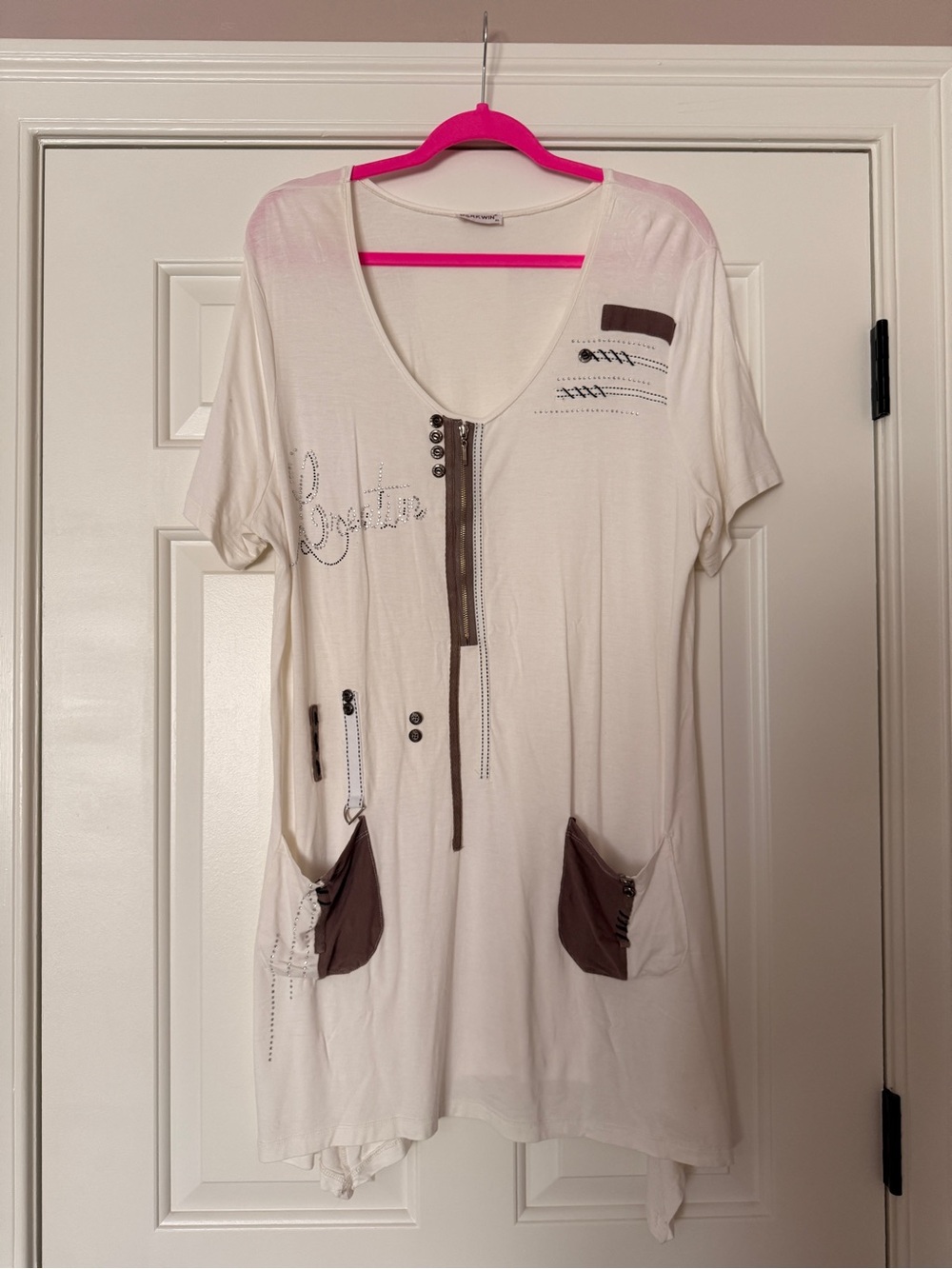 Cream Short-Sleeve V-Neck Tunic with Brown Pocket Accents